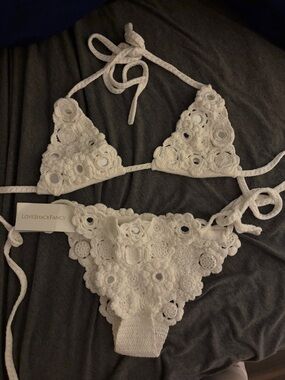 $200 v en  m’0 LoveShackFancy White Crochet Floral Bikini